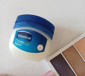 Make This DIY Eye Gloss With Vaseline and Your Favorite Eyeshadow
