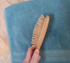 Clean hair brush