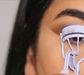 Curling the eyelashes