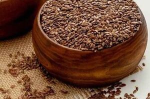 The genius reason why Upstylers are putting flaxseed in their hair this week