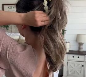 how to style this popular accessory from the past, Arranging the hair