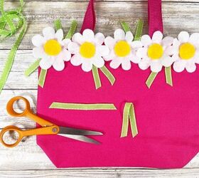 Barbie Inspired Daisy Tote Bag Kunin Felt Creatively Beth creativelybeth barbie nosew daisy flower createwithkunin free patterns barbiemovie felt craft diy