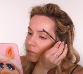 Applying a brow product