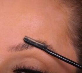 Applying the brow gel