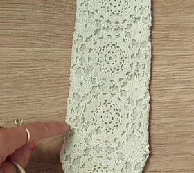 Making a DIY crochet tie