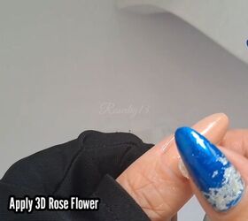 Adding a 3D rose to the nail