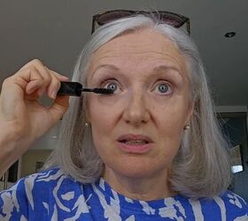 Applying mascara