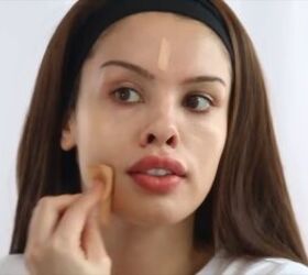 Applying foundation