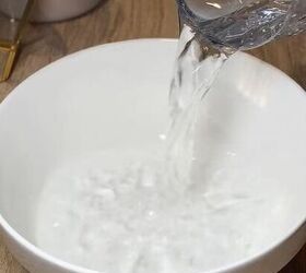 diy pink face mask, Adding water to a bowl