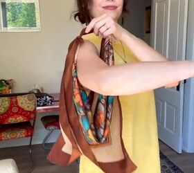 How to turn any scarf into a summer bag