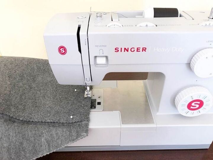 Sewing Machine Tablet DIY Tablet Holder and Kindle Envelope | Upstyle