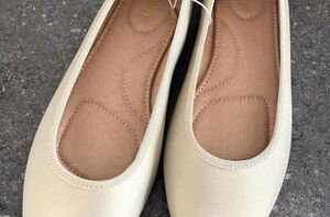 Watch what she uses to give this basic pair of shoes a stylish upgrade