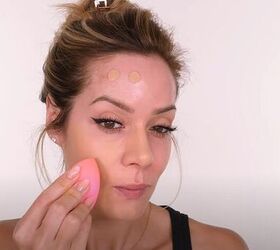 Applying foundation