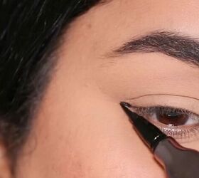 Stop messing up your winged eyeliner look and copy this hack ASAP