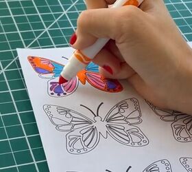 diy butterfly hair clips, Coloring in the butterfly design