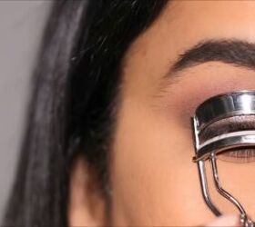 Curling the lashes