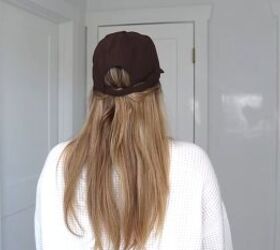 Hair-down hat hairstyle