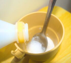 Why women are suddenly rinsing their hair with vinegar at home