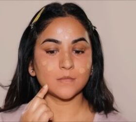 Applying foundation