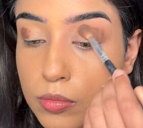 perfect fall eyeshadow look in 2 minutes using only 2 products, Creating a fall eyeshadow look