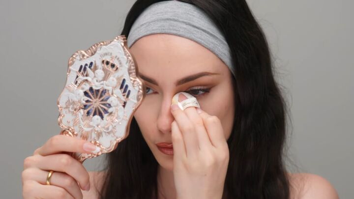 Concealer Powder Creasing How to Stop Concealer From Creasing : 4 Easy Hacks | Upstyle