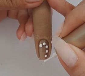 You're going to LOVE these 2 cute and easy Christmas nail art ideas