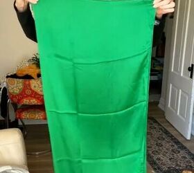 Grab some silky green fabric and check out this super easy and festive idea (Wow!)