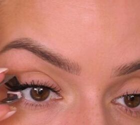 Curling the outer eyelashes