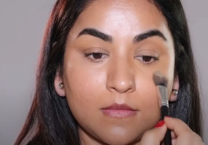 Concealer Hack 10 Game-changing Concealer Hacks for Women Over 40 | Upstyle