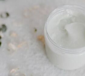 Why mixing sugar and coconut oil will make your feet so much happier this winter (gift idea!)