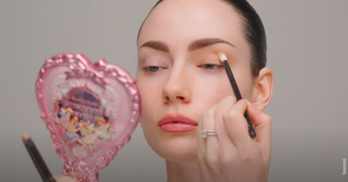 Glam High Contrast Makeup Tutorial | Upstyle