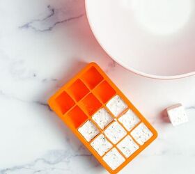 The pleasantly surprising reason Upstylers are putting baking soda in ice cube trays this week (and why you should, too!)