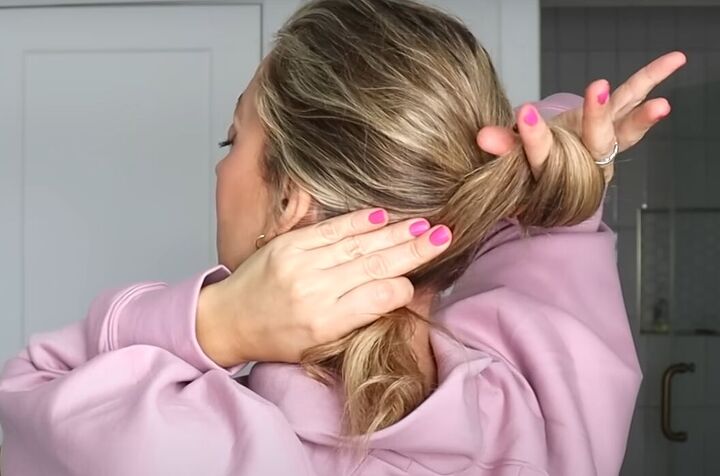 Loop Bun Cute and Easy 60-second Hairstyles for When You're Short on Time | Upstyle