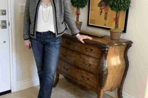 Boucle jackets are making a BIG comeback! Here are 3 gorgeous styling ideas you do not want to miss