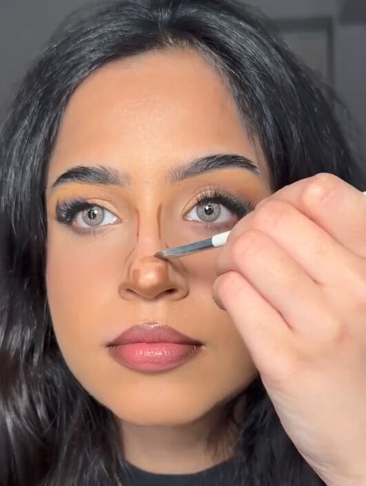 Look Button Get the Button Nose Look Using Makeup | Upstyle