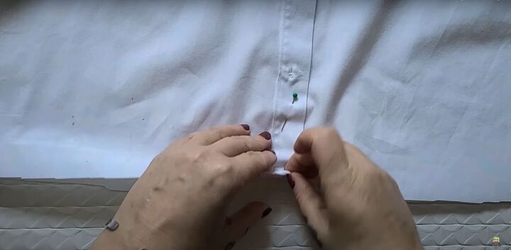 Quick and Easy DIY Upcycle : Frumpy Shirt to Fashionable Top | Upstyle