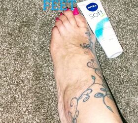 FAST+SIMPLE SUMMER FOOT SCRUB.
