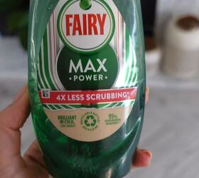 The liquid dish soap trick makeup artists swear by (and it’s not for dishes)