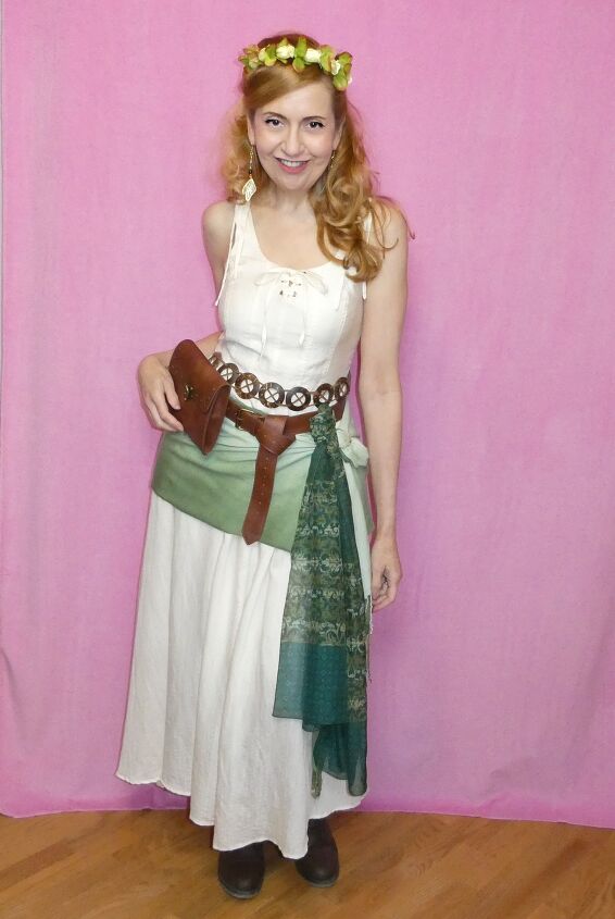 How to Put Together a Renaissance Festival Outfit | Upstyle How to Put Together a Renaissance Festival Outfit | Upstyle