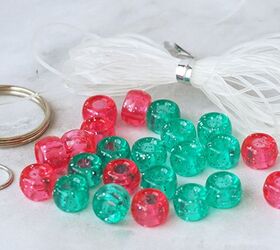 Grab 25 tiny beads and some elastic for this adorable nostalgic idea