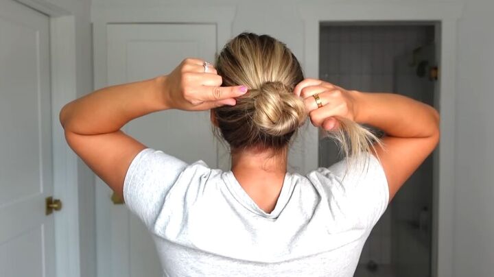 How to Make Pouf Hairstyle Without Hairspray: Easy & Natural Tips