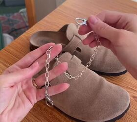 Why everyone’s adding jewelry chains to their fall mules