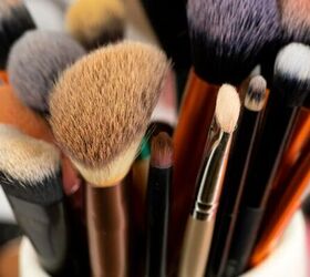 Makeup brushes - image via Canva