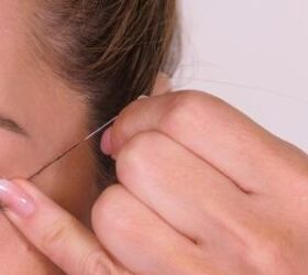 Eyeliner hack using string