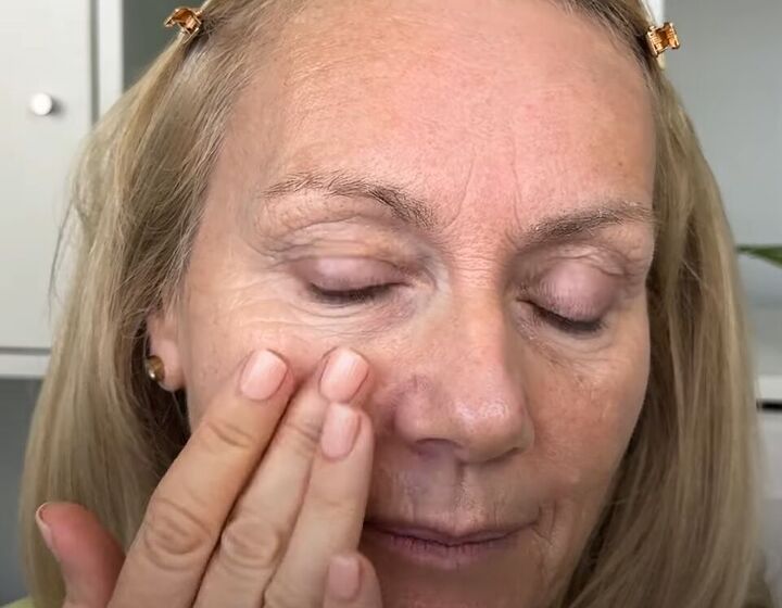 This Makeup Tutorial for Older Women Only Takes 5 Minutes