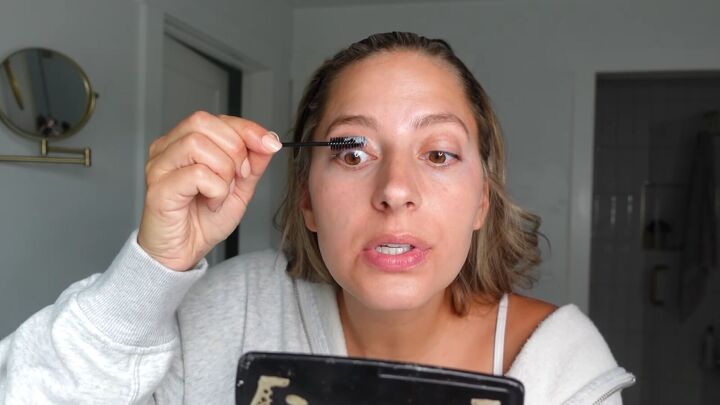 Tinting lashes