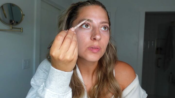 Tinting brows