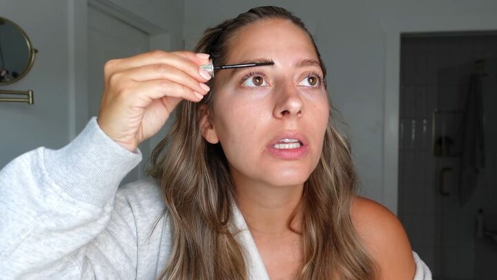 Tinting brows