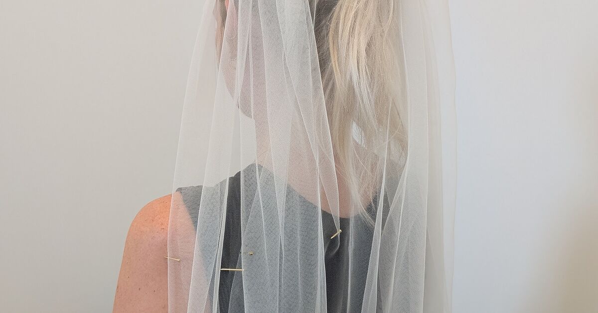 How To Trim A Bridal Veil ๐ฐ | Upstyle