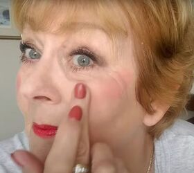 This Soft Autumnal Makeup Look Is Perfect for Older Women